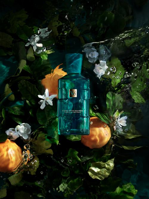 Guerlain帝皇蜂姿发用复原蜜;百雀羚男士冰感防晒喷雾;野兽派微笑樱花系列... | 新品速递