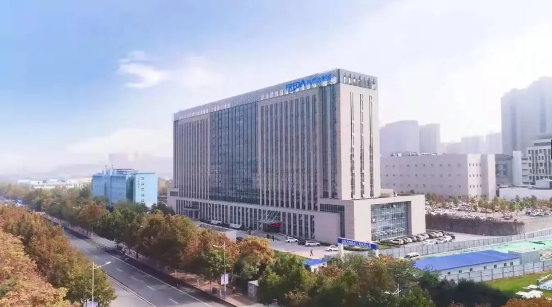 雅诗兰黛以28亿美元收购Tom Ford、药监局发布医用透明质酸钠新规、相宜本草时隔10年再次冲刺A股... | 美妆风向标