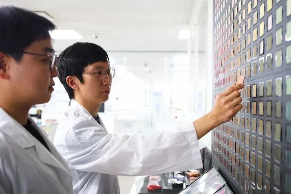 一周热点:NYX天猫海外旗舰店闭店;「年中狂欢节」618各平台数据公布;蕾哈娜开启国内首播... | 美妆风向标