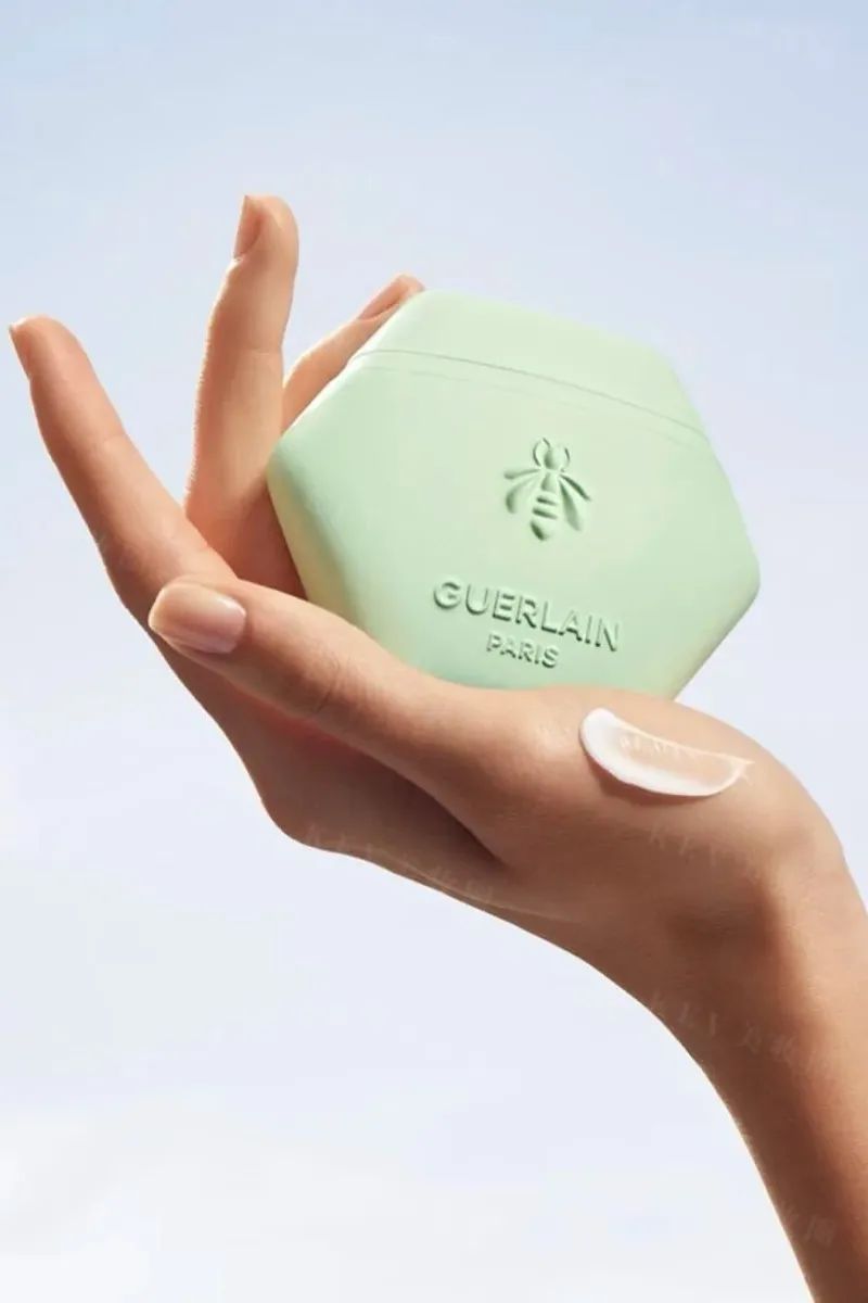 美妆圈一周新品:HBN发光精华;雅诗兰黛DW持妆遮瑕;三式臻禅龙井ZEN TEA系列;白惜速醒鼻吸口喷... | 新品速递